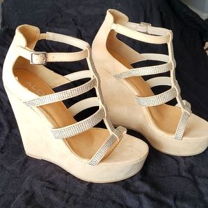 ALDO 7 Beige Platform Wedges